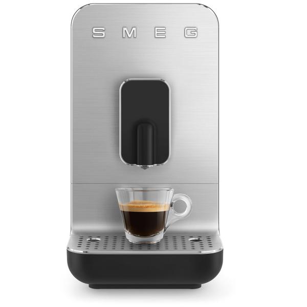 Автоматическая кофемашина Smeg BCC11BLMEU